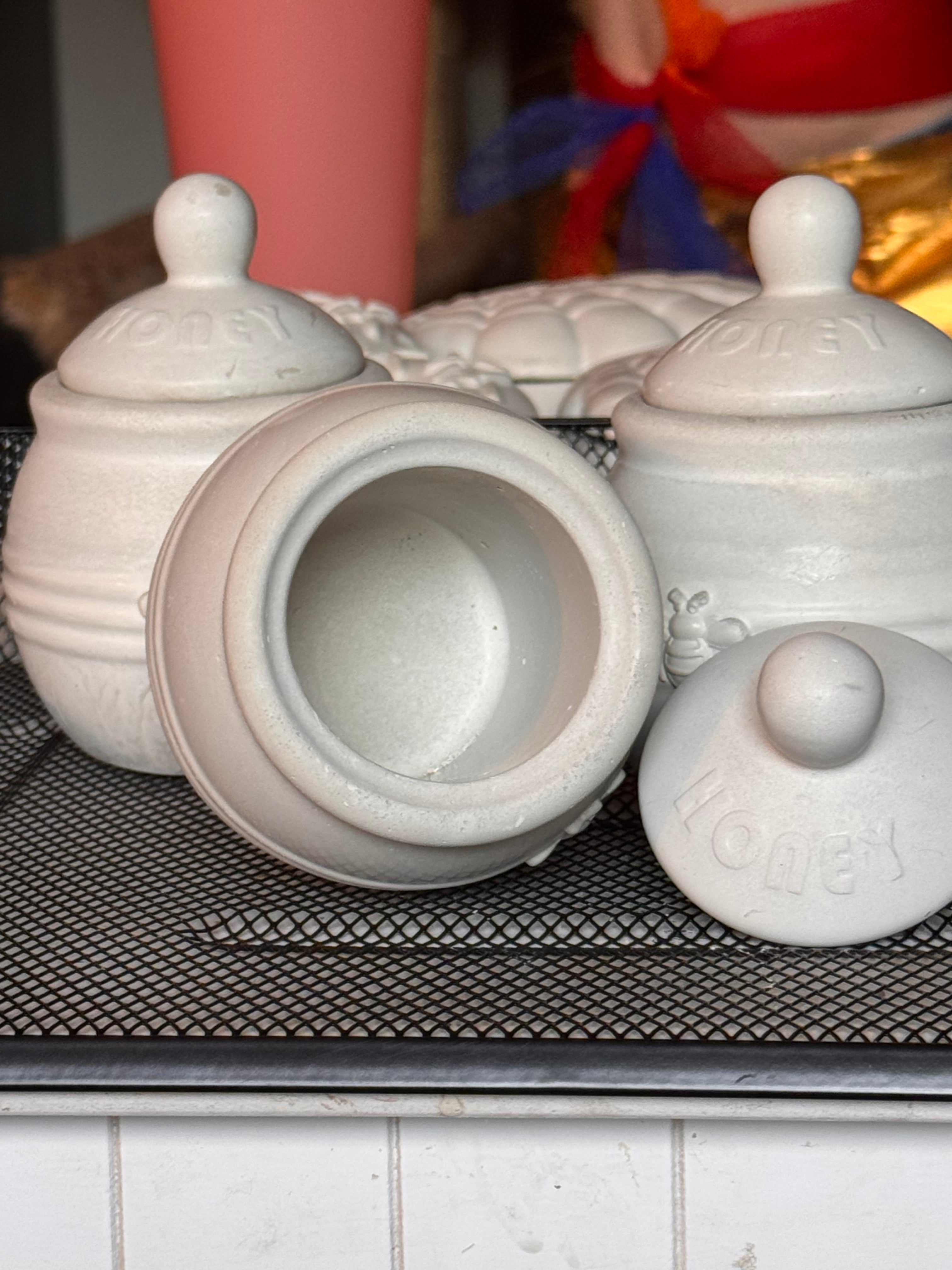 Honey Pot with Lid Paint Kit
