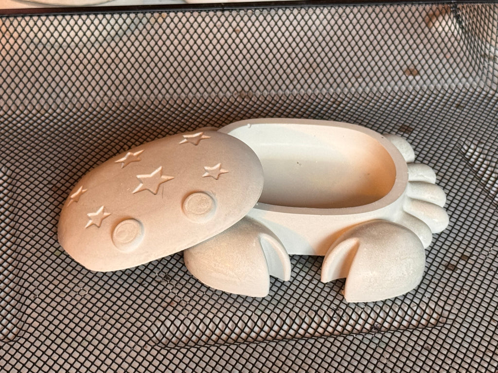 Crab Dish with Lid