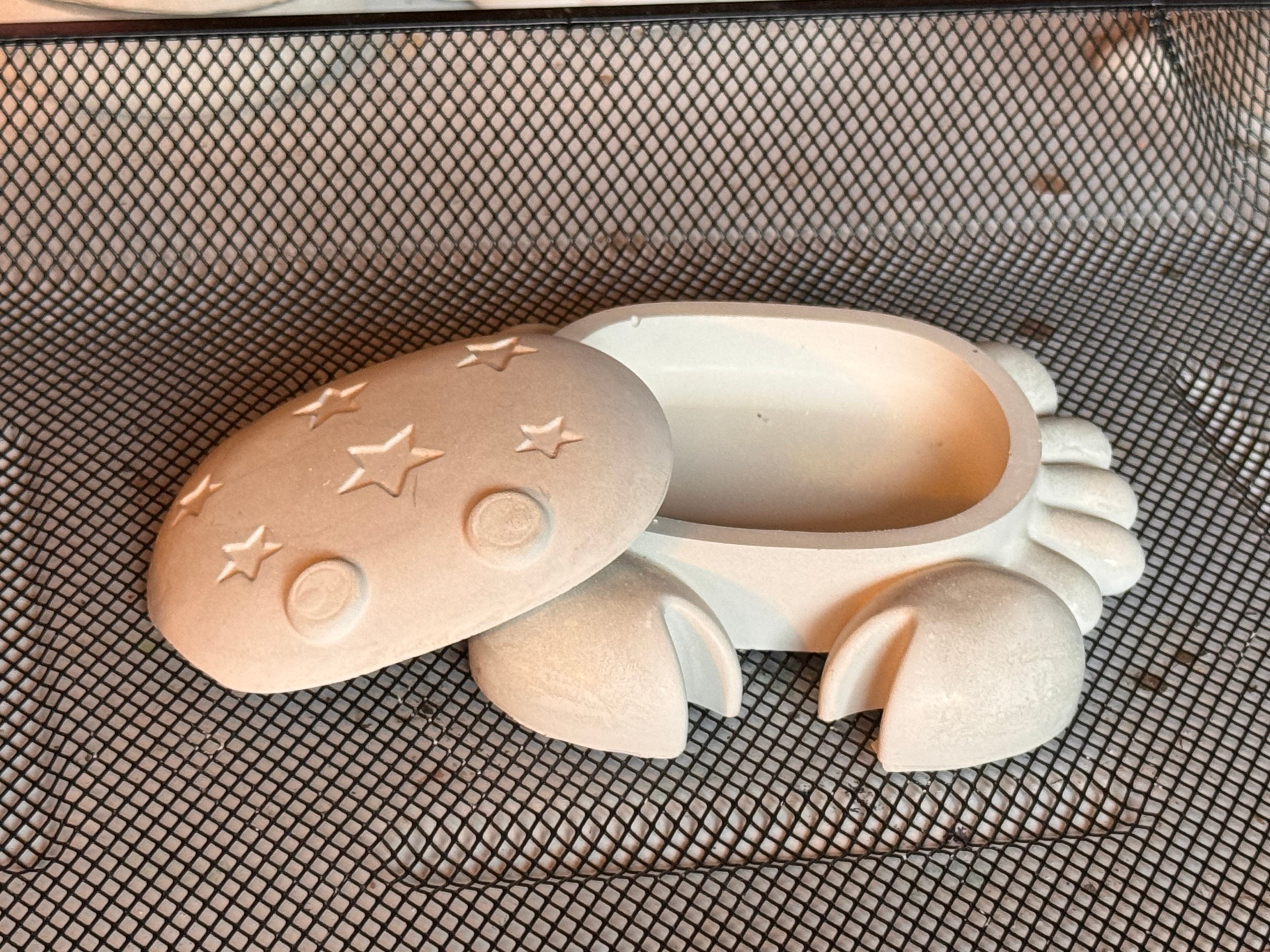 Crab Dish with Lid